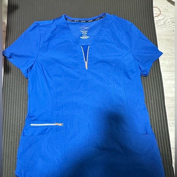 4 blue scrub tops - Picture 3 of 4